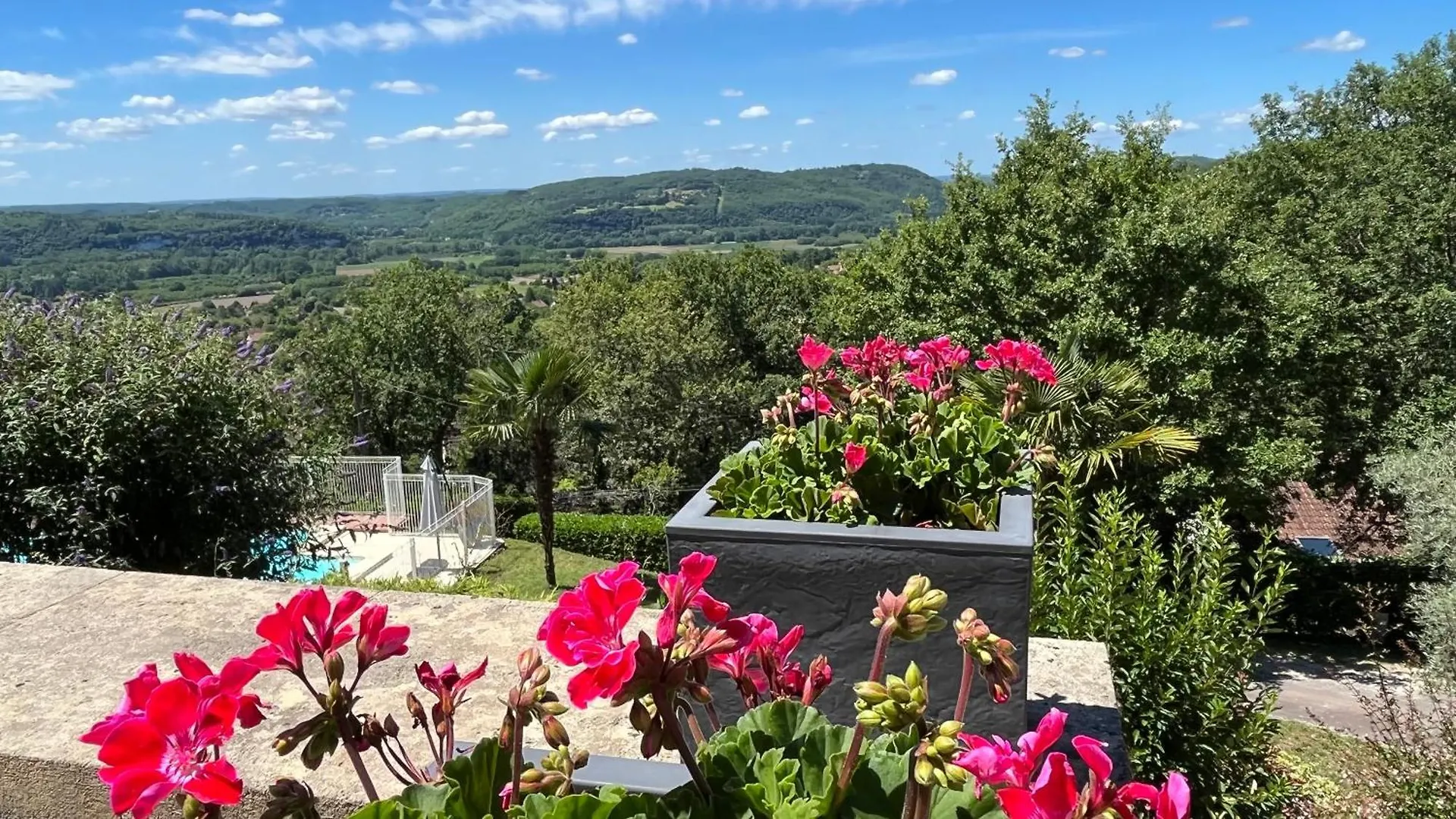 Holiday home Maison Belle Vue Et Piscine Cazoules